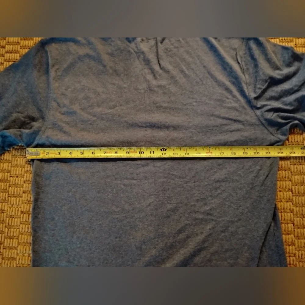Carhartt Blue and Yellow T-Shirts - Picture 7 of 7